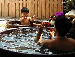 家族で楽しむ天然温泉貸切露天風呂とキッズ露天風呂